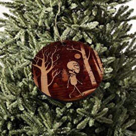 Cedar ornament - Winter Alien