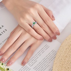 Sterling Silver Claddagh Ring for Women Irish Claddagh May Birthstone Ring with Created Green Emerald, Celtic Knot Crown Engagement Ring for Women Anniversary Wedding Promise Ring,Size 9