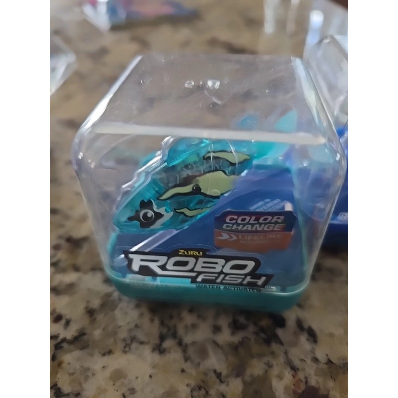 Zuru Robo Alive ROBO FISH Color Change Water Activated Orange,