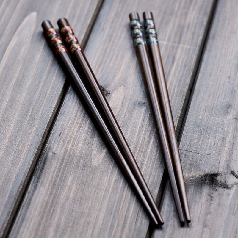 Leaptech 2 Pairs Chopsticks Japanese Natural Chopsticks Made of Environmentally