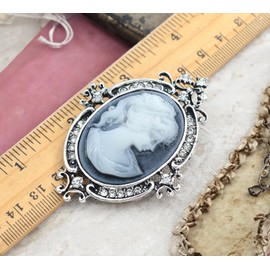 Gyn&Joy Vintage Style Cameo Victorian Lady Maiden Crystal Rhinestone Pin Brooch BZ037 (old silver)