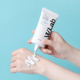 W.Lab Water Fit Light Care Moisture Sun Cream 60ml / 더블유랩 워터핏 라이트케어 모이스처 선크림 60ml