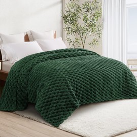 Whale Flotilla Cuddly Blanket, Fluffy Blanket with 3D Jacquard Pattern, Exquisite and Warm Sofa Blanket for All Seasons, 150 x 200 cm, Dark Green