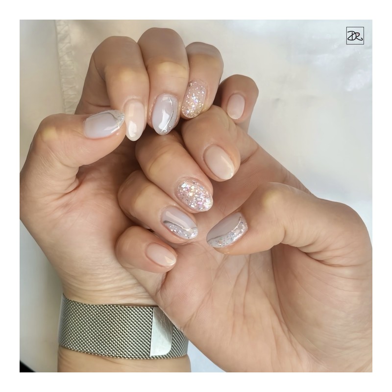 Dara Beauty 2024 May Art of the MonthSyrup Glitter Nail❣