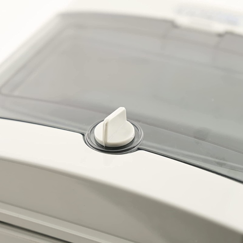 ETI Surface-Mounted Distributor IP65 Wet Room Distributor 1 Row 8