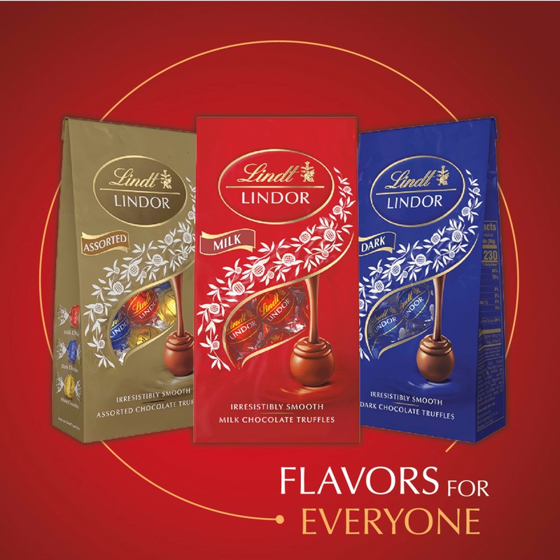 Lindt LINDOR Milk Chocolate Truffles, Milk Chocolate Candy with Smooth,