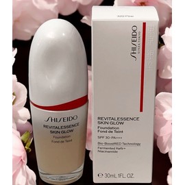 Shiseido Revitalessence Skin Glow Foundation SPF 30 # 320 Pine 30ml/1oz Fresh