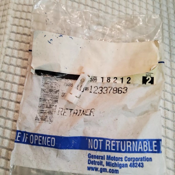 GM Retainers Pick Up Box End Gate Latch Rod GM