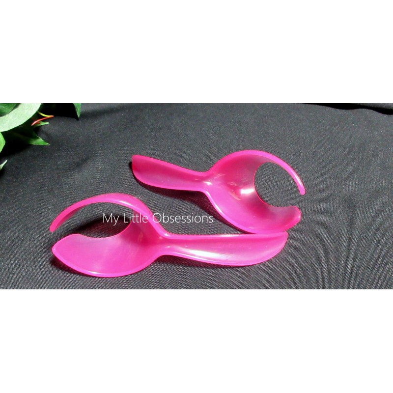 Tupperware Set of 2 Gadgets Egg Scoops Spoon Dippers Lifters