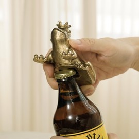HOME PALETTE Vintage Frog Beer Bottle Opener Functional Bottle Opening Father's Day Christmas Birthday Gift for Men Husband Father Beer Lovers Funny Metal Decor for Homes Kitchen Man Cave, Gold