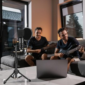 Mic Stand Desk, Table Mic Tripod Desktop Mic Stand Height Adjustable Small Microphone Stand for Desk with Pop Filter Shock Mount Mic Clip 1/4" to 5/8" Adapter for Blue Yeti Snowball