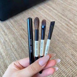 Cepillo definidor de ojos BOBBI BROWN cepillo para cejas tamaño completo 100 % auténtico precio de venta sugerido por el fabricante 36 USD