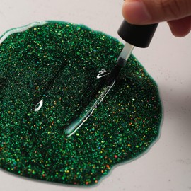 MAYCHAO 15ML Christmas Green Glitter Gel Nail Polish 1Pc Green Glitter Gel Polish Soak Off UV LED Nail Polish Nail Art Starter Manicure Salon DIY at Home, 0.5 OZ