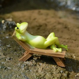 Gemmia Miniature Fairy Garden Frog Figurine- Studying Frog W/mushroom