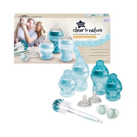 Tommee Tippee Closer to Nature Baby Bottle Starter Set, Naturally Shaped Teat with Anti-Colic Valve, Various Sizes, Blue