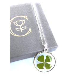 Pressed Real Flower necklaces with gift box Rose Daisy Four Leaf Clover Forget Me Not Ideal gift for her Valentines Day Mothers Day Anniversary Gift (Round Four Leaf Clover Pendant)