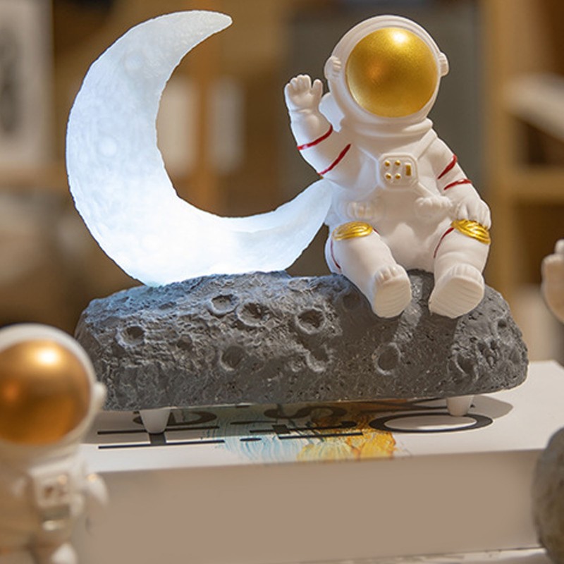 Wireless Bluetooth Speaker with LED Light Astronaut and Moon Shape