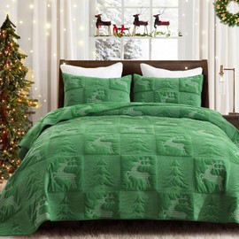 Grassix Christmas Velvet Quilt King Size - 3Pcs Quilt Set with Xmas Tree Reindeer Pattern, Soft Lightweight Christmas Bedspread Coverlet, Holiday King Quilt Bedding Set, 2 Shams, Green 106x96