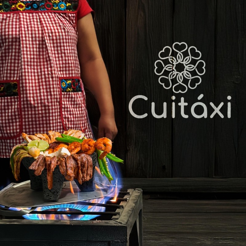 Cuitáxi Traditional Mexican apron for women with pockets beautiful flower