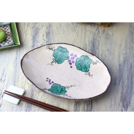 Cerapockke Aka-e Sanyoshi Boiled Fish Look Good Hand-Painted Three-legged Oval Plate, 8.7 inches (22 cm), Red Dami Camellia