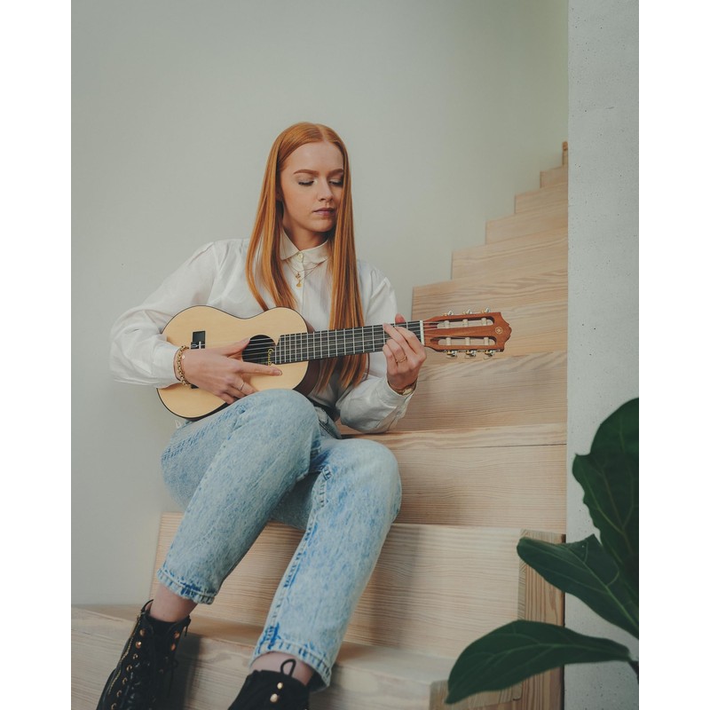 Yamaha GL1 Guitalele, Natural, Baritone