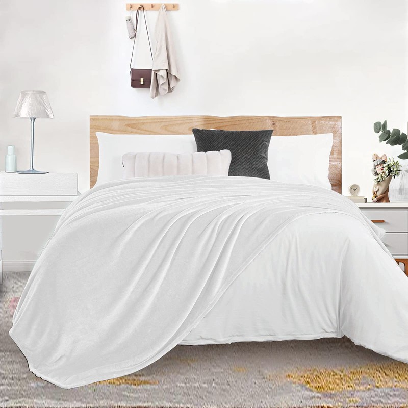 Cuddly, Fluffy Blanket, 130 x 160 cm - Small Fleece