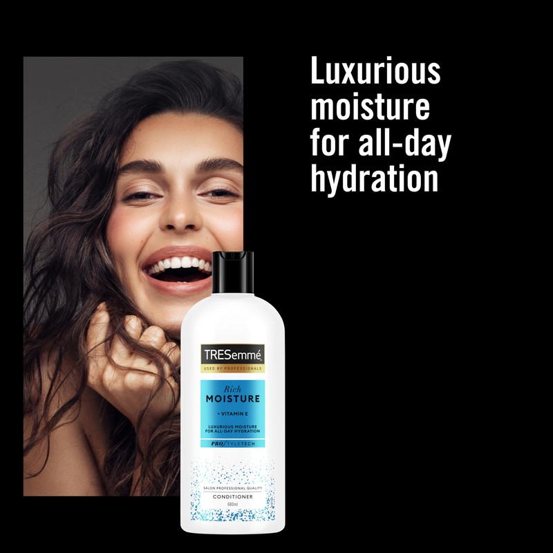 TRESemme Rich Moisture Conditioner luxurious moisture for all-day hydration for
