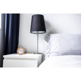 TFA Dostmann Analoger Wecker aus Holz, 60.1039.05, leises Uhrwerk, aus Buche, Weckalarm mit Snooze-Funktion, braun, 105 x 44 x 100 mm