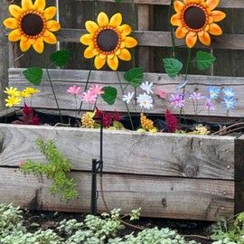 20 Pcs Daisy Flower Garden Stakes Decor,Decorative Stakes for Patio Garden,5 Colors Daisy Flower Garden Stakes for Lawn,Yard, Flower Pot & Indoor Plants Decorations