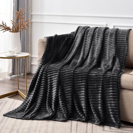 BEDELITE Fleece Throw Blanket for Couch – 3D Ribbed Jacquard Soft and Warm Decorative Fuzzy Blanket – Cozy, Fluffy, Plush Lightweight Black Throw Blankets for Bed, Sofa, 50x70 inches