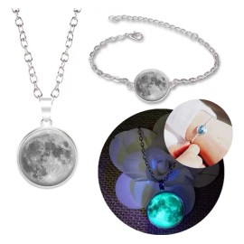 Collar De Luna Llena Brillante Brilla En La Obscuridad 3d