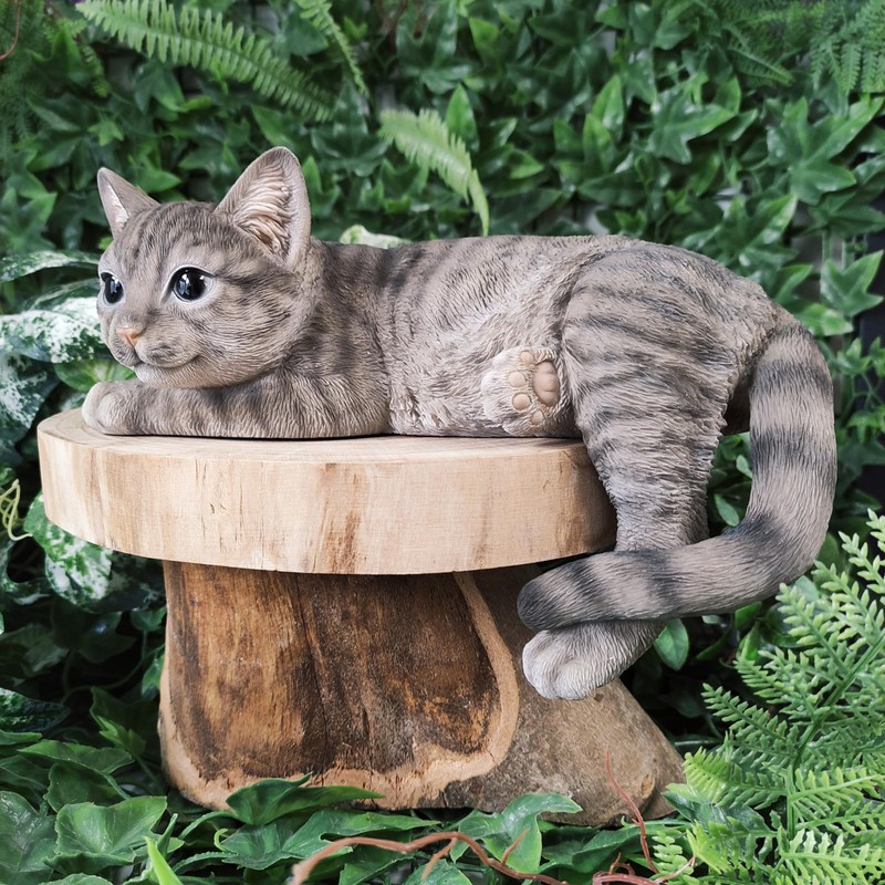 Vivid Arts - Laying Cat Tabby - XRL-DC67-D