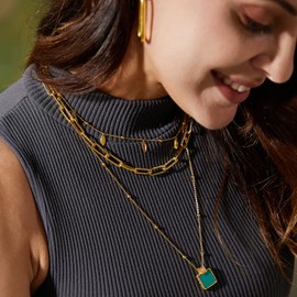 FRUMOS Dainty Layered necklaces for women Gold Short small necklace for women gold 18k gold choker necklace Adjustable Layering necklace fashion jewelry for Women Girls Gold leaf short chain