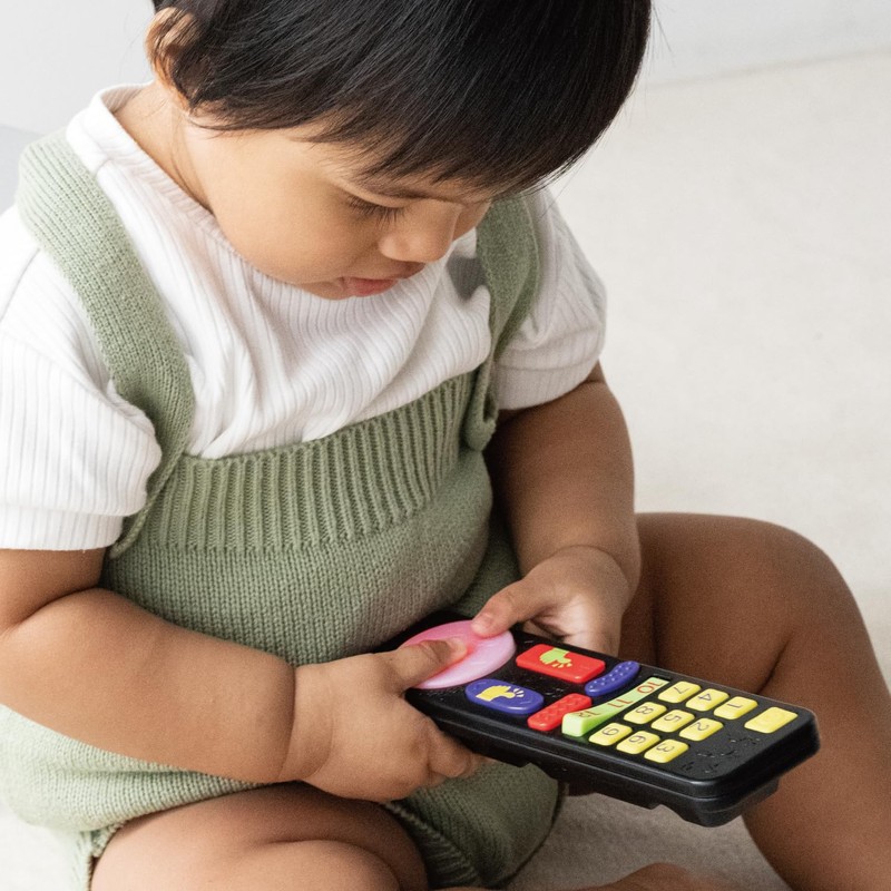 People who want to close the button Baby Curiosity BC-008