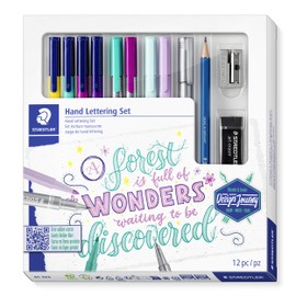 STAEDTLER Hand Lettering Set Hand Lettering Set, Cardboard Case with 4 Triplus Colours, 2 Triplus Fineliners, 2 Triplus Textsurfer, 1 Metallic Pen, 1 Drawing Pencil, 1 Sharpener, 1 Eraser, 61 323