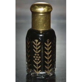 OUD SANDALWOOD MACCA OUDH STRONG AND HEAVY BEAUTIFUL SMELL  6ml Bottle.