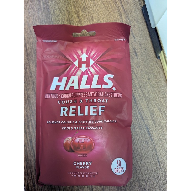 HALLS 4 Packs x 30 Halls Cherry Menthol Sore Throat