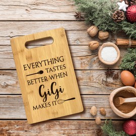 FONDCANYON Gigi Gifts, Everything Tastes Better When Gigi Makes It Gift Bamboo Cutting Board Kitchen Decor, Gigi Gifts for Gigi Grandma Christmas Birthday Mother's Day Gift from Grandkids