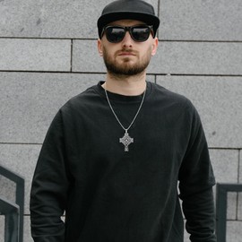 Oidea Viking Celtic Knot Cross Necklace: Norse Odin Triangle Knot Amulet Pendant Stainless Steel Men's Necklace Nordic Pagan Jewelry for Men Women Chain Length 23.6"