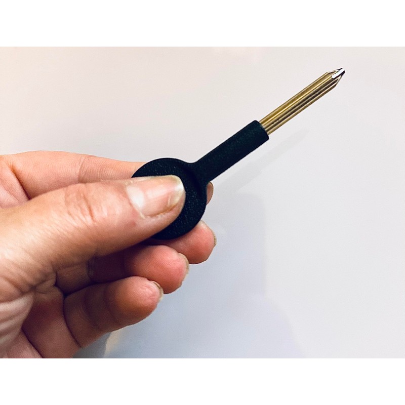 TDHS UK 2 x Universal Star Keys 85mm Length Security