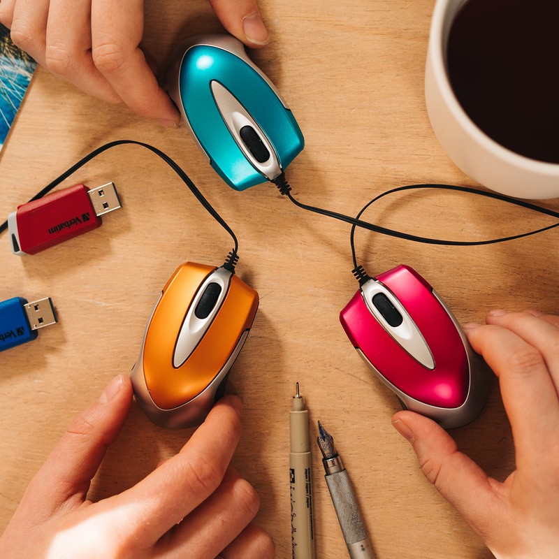 Verbatim Go-Mini optische Travel-Maus, kleine Computermaus mit einziehbarem Kabel, USB-A,