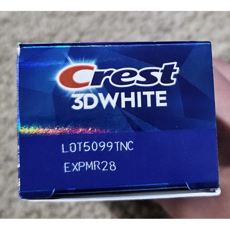 Crest 3D White Advanced Radiant Mint, Travel Size 2.4 oz,