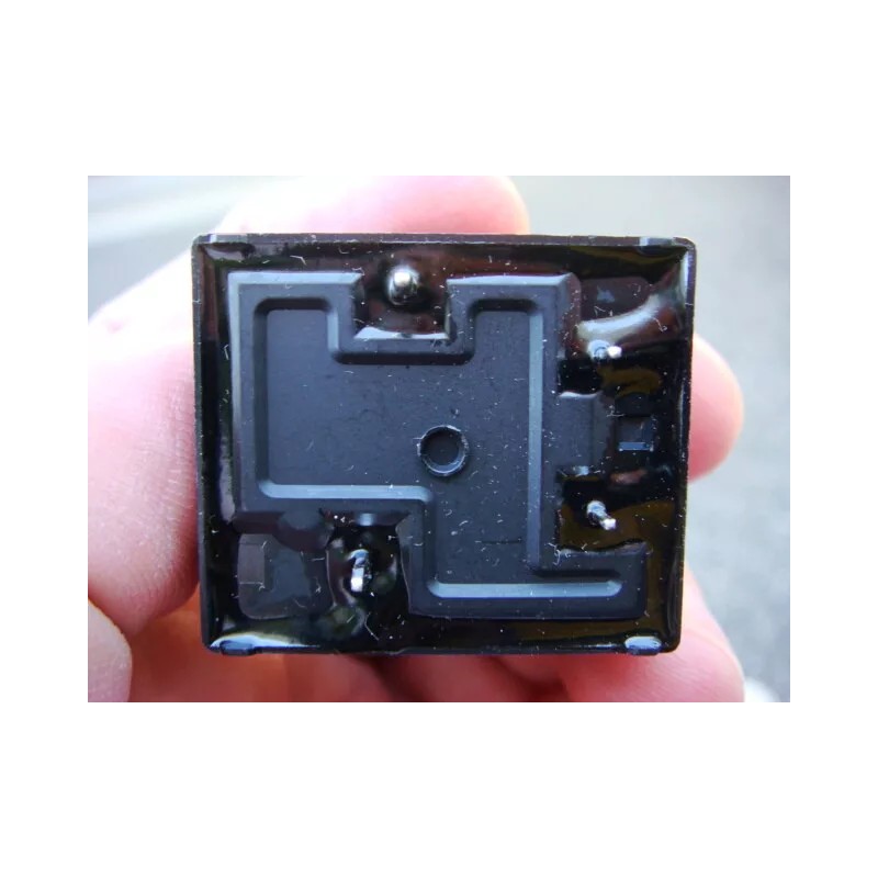 ZETTLER LOT 5 ZETTLER High Current 40A Power RELAY 15V