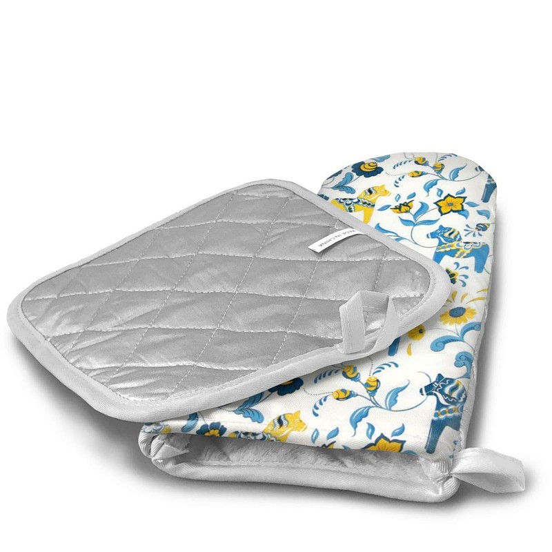 Scandinavian Swedish Dala Horses and Kurbits Flowers Oven Mitts -