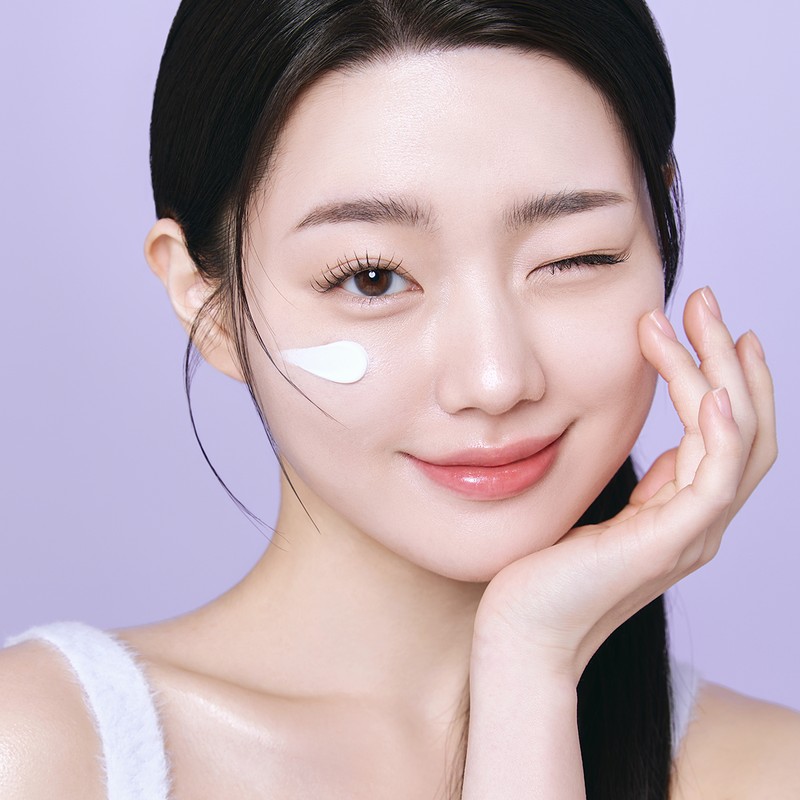 Chasing Rabbit All About Glow Instant Whitening Tone-up Cream Plus