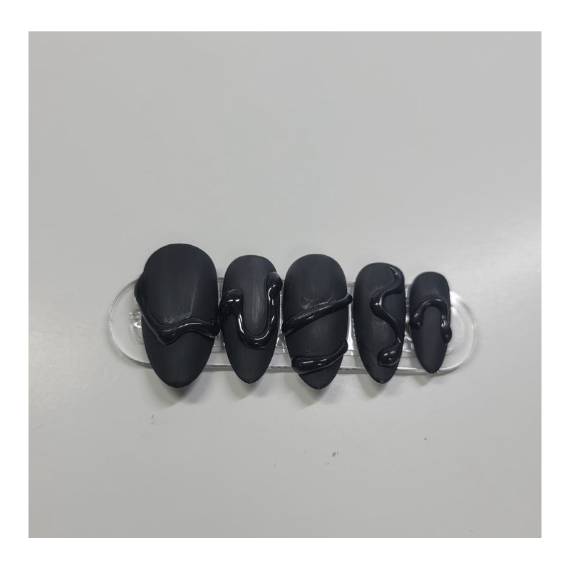 Back In Black ➿️ - Short Oval / Back In