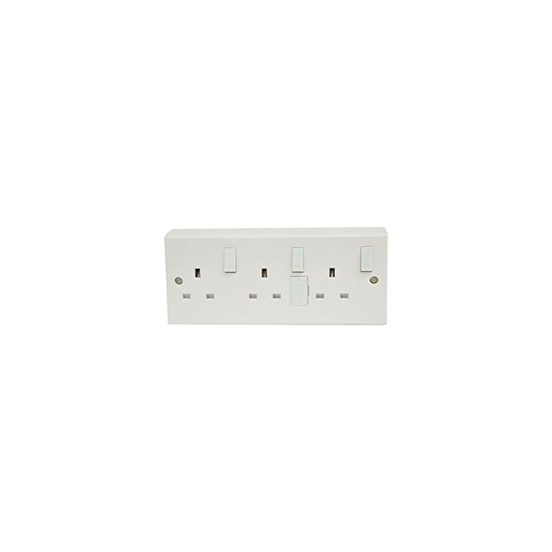 YOURSPARES 3 Gang Switched/Fused Mains Outlet, c/w Back box