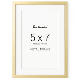 Fun Memories - Marco de fotos de 5 x 7 pulgadas, muestra fotos de 4 x 6 pulgadas con alfombrilla o 5 x 7 pulgadas sin tapete para colgar en la pared, color negro, 1 paquete