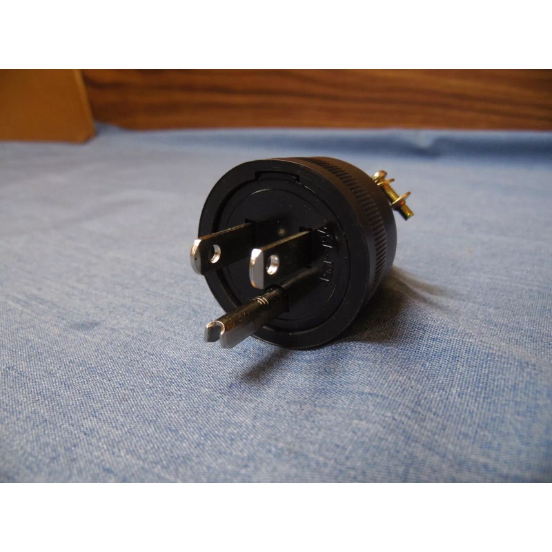Uchen NEMA 20A 125V Straight Blade Male Replacement Plug Connector