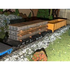 Miles Of Smiles Prints 1:87 HO Scale Ibeam Rusty Load/Decor - Tall Stack W/ Blk Straps
